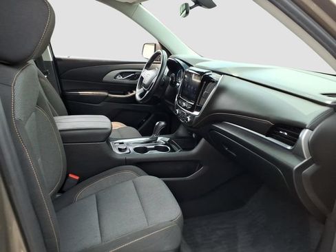 Used 2020 Chevrolet Traverse LT FWD image 17