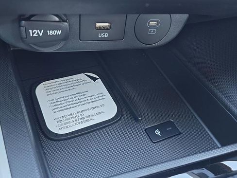 New 2026 Hyundai Elantra Limited FWD image 32
