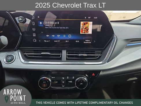 Used 2025 Chevrolet Trax LT image 25