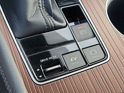 Used 2021 Toyota Sienna XLE image 28