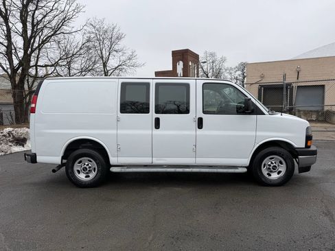 Used 2017 GMC Savana 2500 RWD image 6