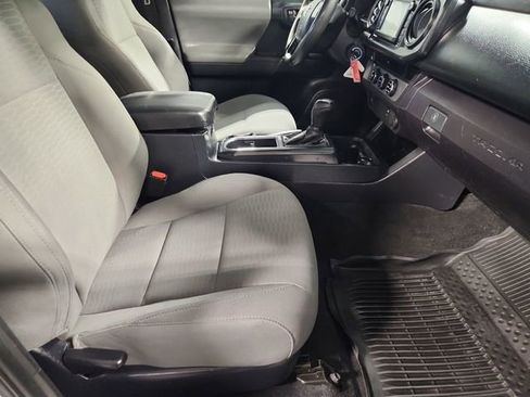 Used 2017 Toyota Tacoma SR RWD image 24
