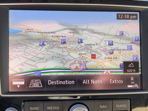 Used 2016 Volkswagen Touareg Sport image 22