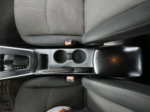 Used 2018 Nissan Sentra S image 29