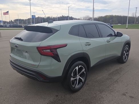 Used 2024 Chevrolet Trax RS w/ Driver Confidence Package image 7