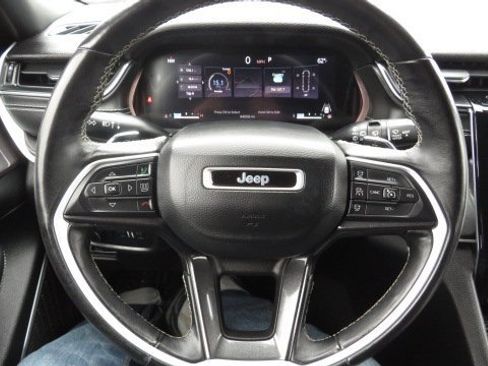 Used 2022 Jeep Grand Cherokee Altitude image 21