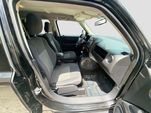 Used 2016 Jeep Patriot Sport w/ Power Value Group FWD image 31