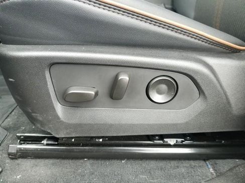 Used 2025 GMC Canyon AT4 AWD/4WD image 14