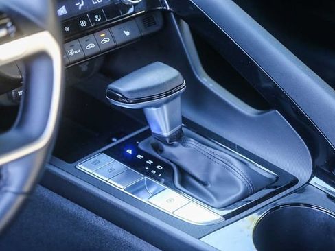 Certified 2025 Hyundai Elantra SEL image 23