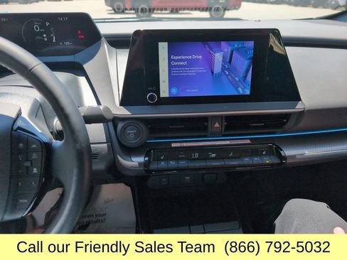Used 2024 Toyota Prius XLE AWD/4WD image 18