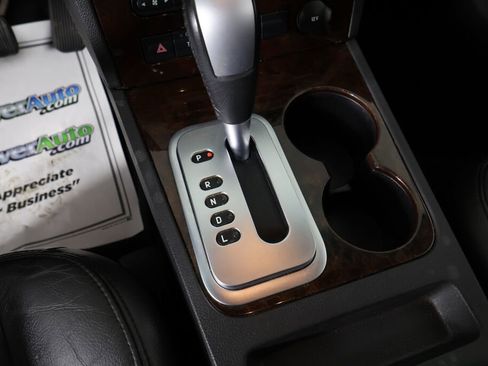 Used 2005 Ford Five Hundred Limited image 38