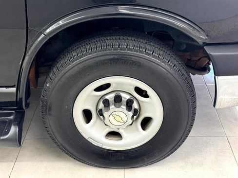 Used 2014 Chevrolet Express 2500 LT w/ LT Preferred Equipment Group RWD image 23