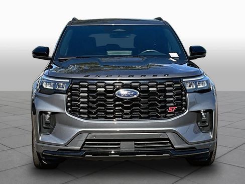 Used 2025 Ford Explorer ST w/ Sun And Sound Package AWD/4WD image 4
