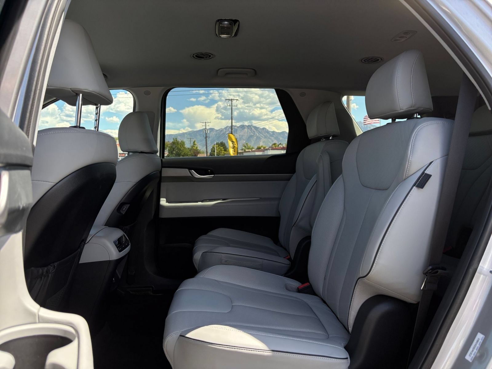 Used 2025 Hyundai Palisade SEL FWD image 28
