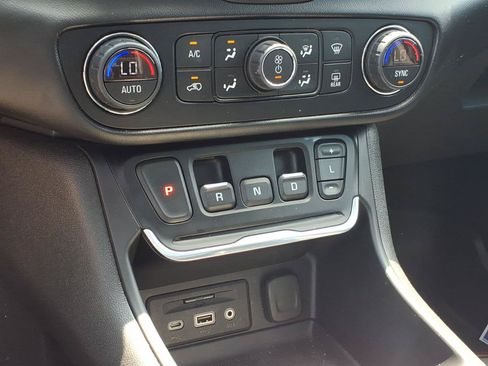 Used 2020 GMC Terrain Denali w/ Denali Premium Package AWD/4WD image 20