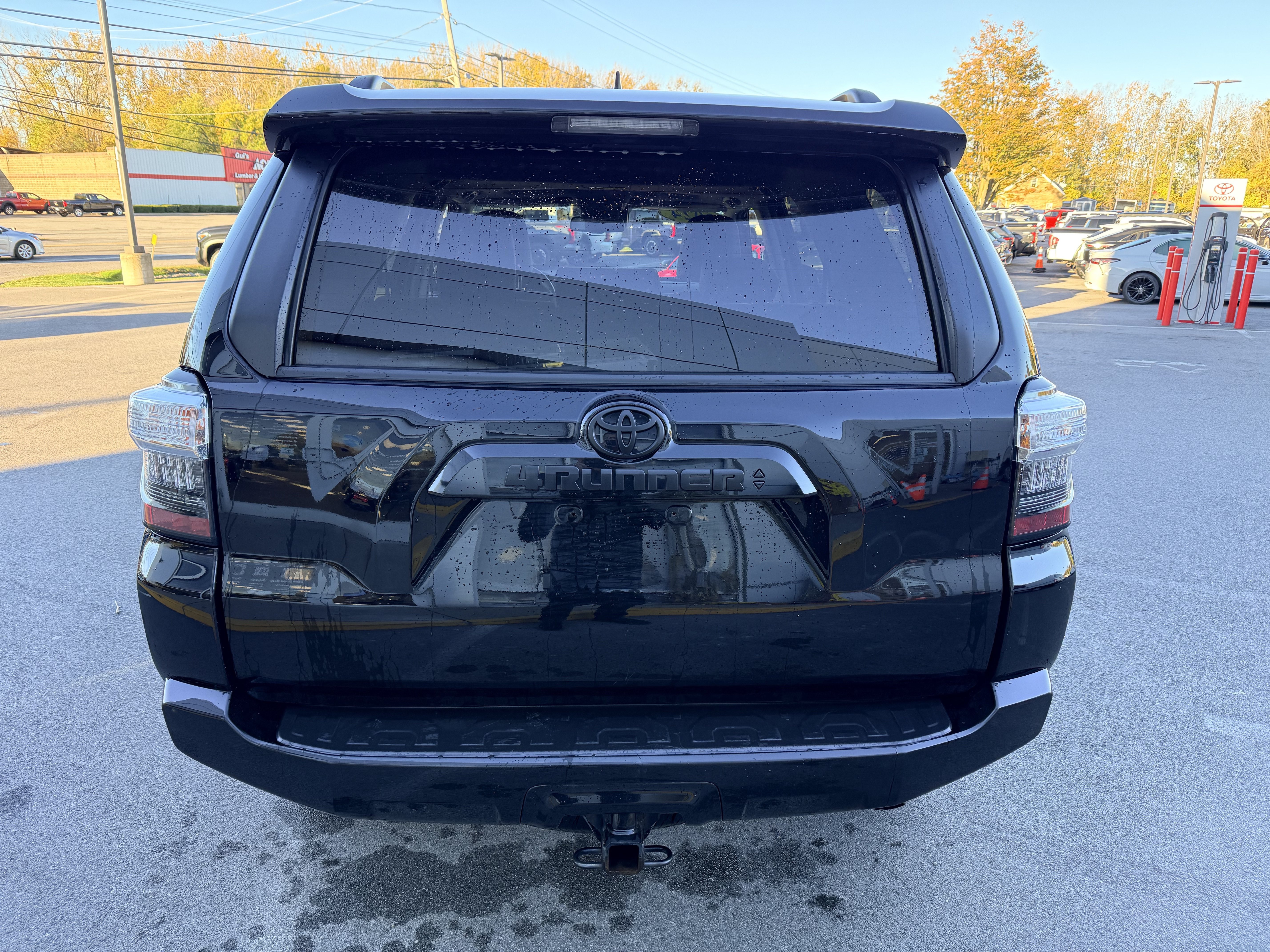 Used 2024 Toyota 4Runner SR5 Premium w/ Moonroof Package AWD/4WD image 9
