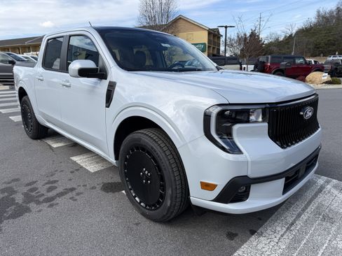 New 2026 Ford Maverick Lobo AWD/4WD image 3