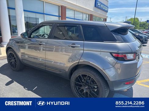 Used 2017 Land Rover Range Rover Evoque SE AWD/4WD image 3