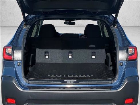 Used 2025 Subaru Outback Premium image 6