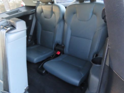 Used 2020 Volvo XC90 T6 Momentum image 16