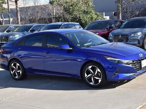 Used 2023 Hyundai Elantra SEL w/ Convenience Package image 5