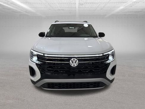 New 2026 Volkswagen Atlas Peak Edition AWD/4WD image 2