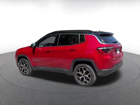 Used 2025 Jeep Compass Limited AWD/4WD image 10