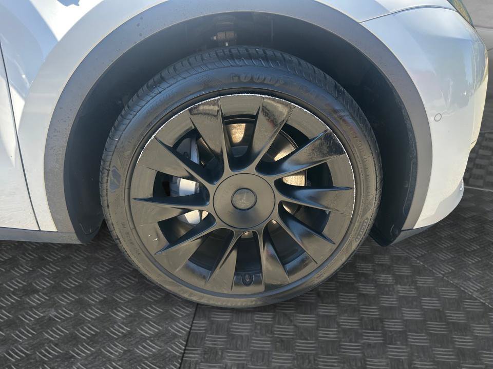 Used 2021 Tesla Model Y Long Range AWD/4WD image 29