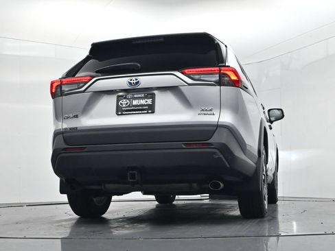 Used 2021 Toyota RAV4 XLE w/ Convenience Package AWD/4WD image 46