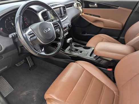 Used 2019 Kia Sorento SX image 24
