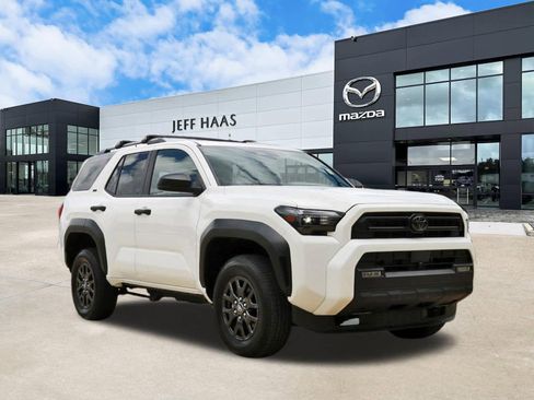Used 2025 Toyota 4Runner SR5 AWD/4WD image 4