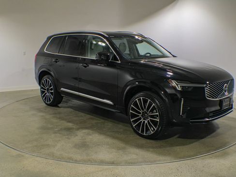 Used 2025 Volvo XC90 B5 Ultra AWD/4WD image 7