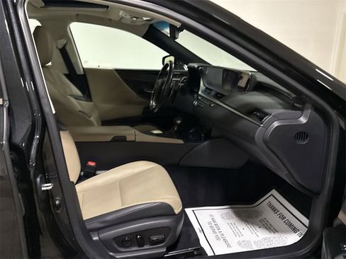 Used 2021 Lexus ES 300h w/ Premium Package image 23
