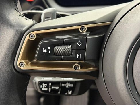 Certified 2025 Porsche Cayenne image 19