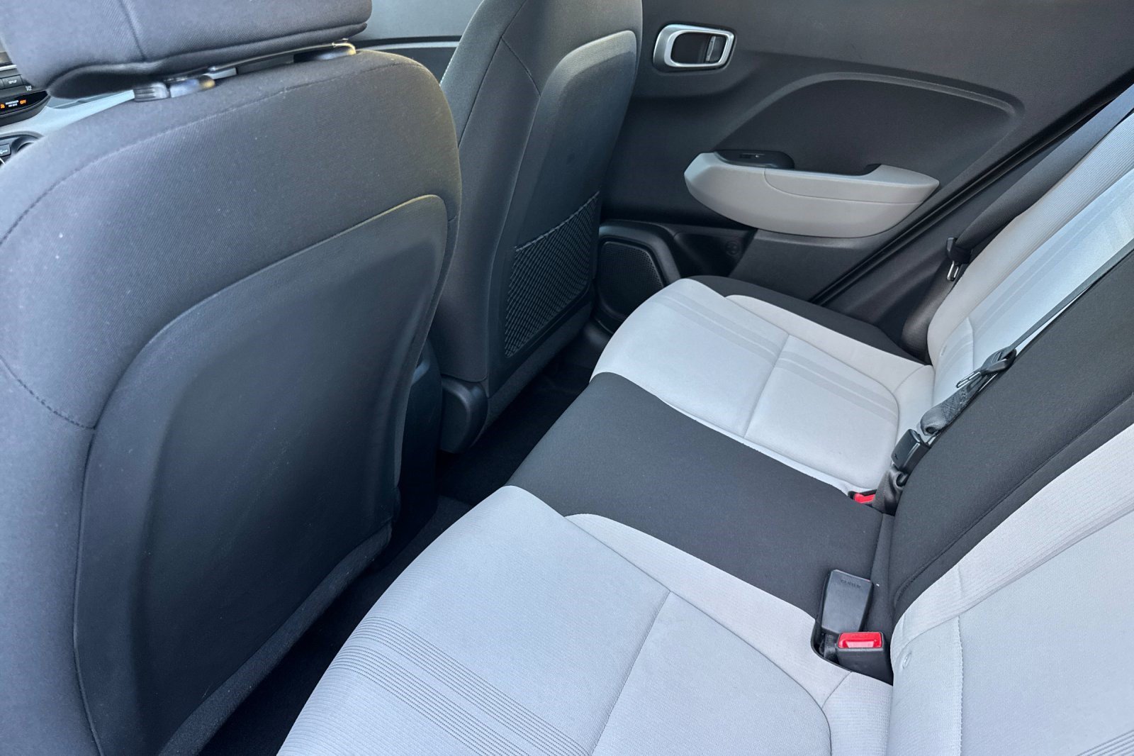 Used 2023 Hyundai Venue SEL FWD image 24