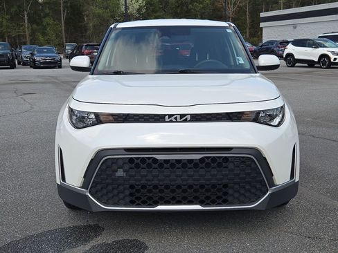 Used 2023 Kia Soul LX image 2