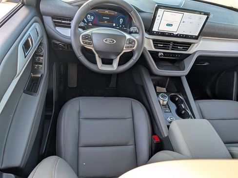 New 2026 Ford Explorer Active w/ Active Comfort Package image 8