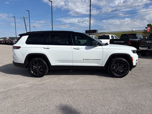 New 2025 Jeep Grand Cherokee L Limited image 6