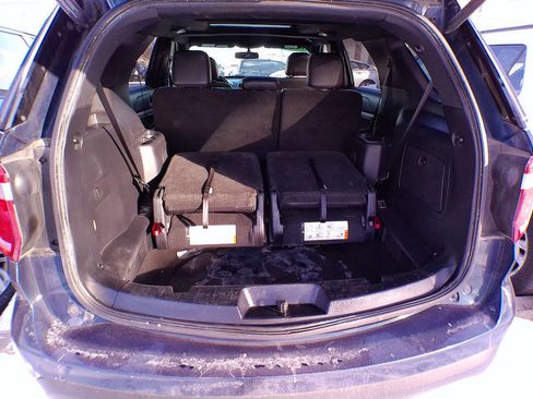 Used 2016 Ford Explorer XLT w/ Equipment Group 202A image 3