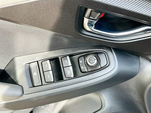 Used 2024 Subaru Crosstrek 2.5i Limited w/ Popular Package #3A image 17