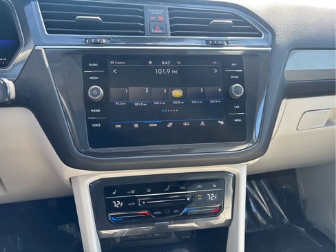 Used 2022 Volkswagen Tiguan SE AWD/4WD image 18