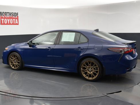 Used 2024 Toyota Camry SE w/ Convenience Package image 2