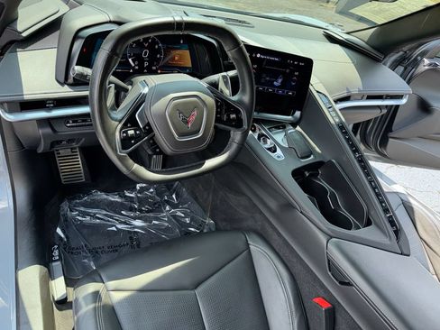 Used 2025 Chevrolet Corvette Stingray Preferred Cpe w/ Z51 Performance Package RWD image 31