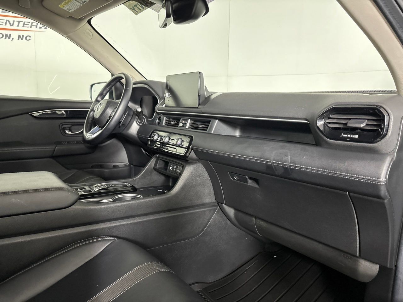 Used 2024 Honda Pilot Touring image 34