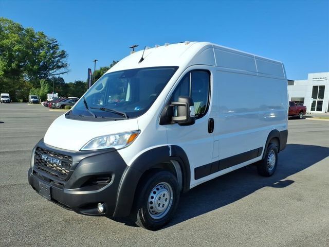 Used 2024 RAM ProMaster 2500 w/ Convenience Group FWD image 14