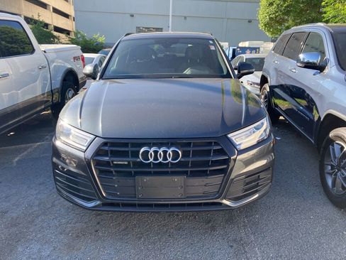 Used 2020 Audi Q5 2.0T Premium w/ Titanium Sport Package AWD/4WD image 2