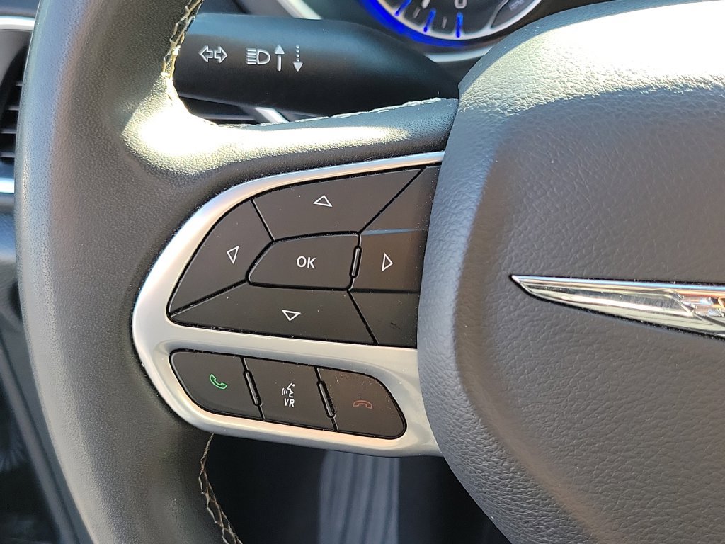 Used 2026 Chrysler Pacifica Select FWD image 35