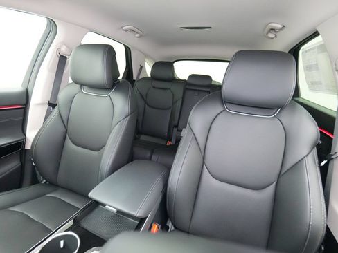 New 2026 Genesis GV70 2.5T AWD/4WD image 14