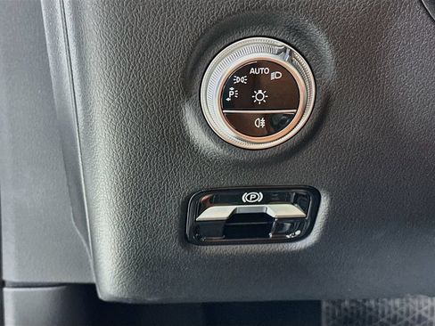 Certified 2026 Mercedes-Benz C 300 4MATIC Sedan image 10