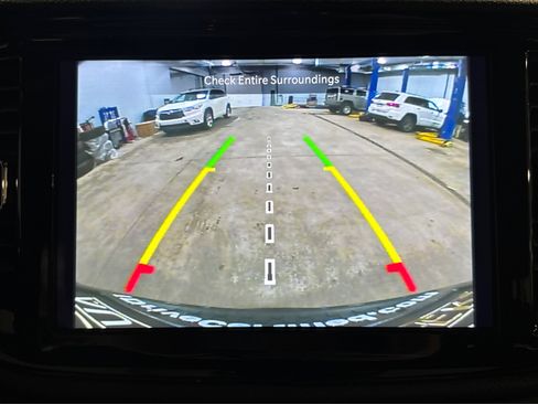 Used 2025 Dodge Durango R/T image 32